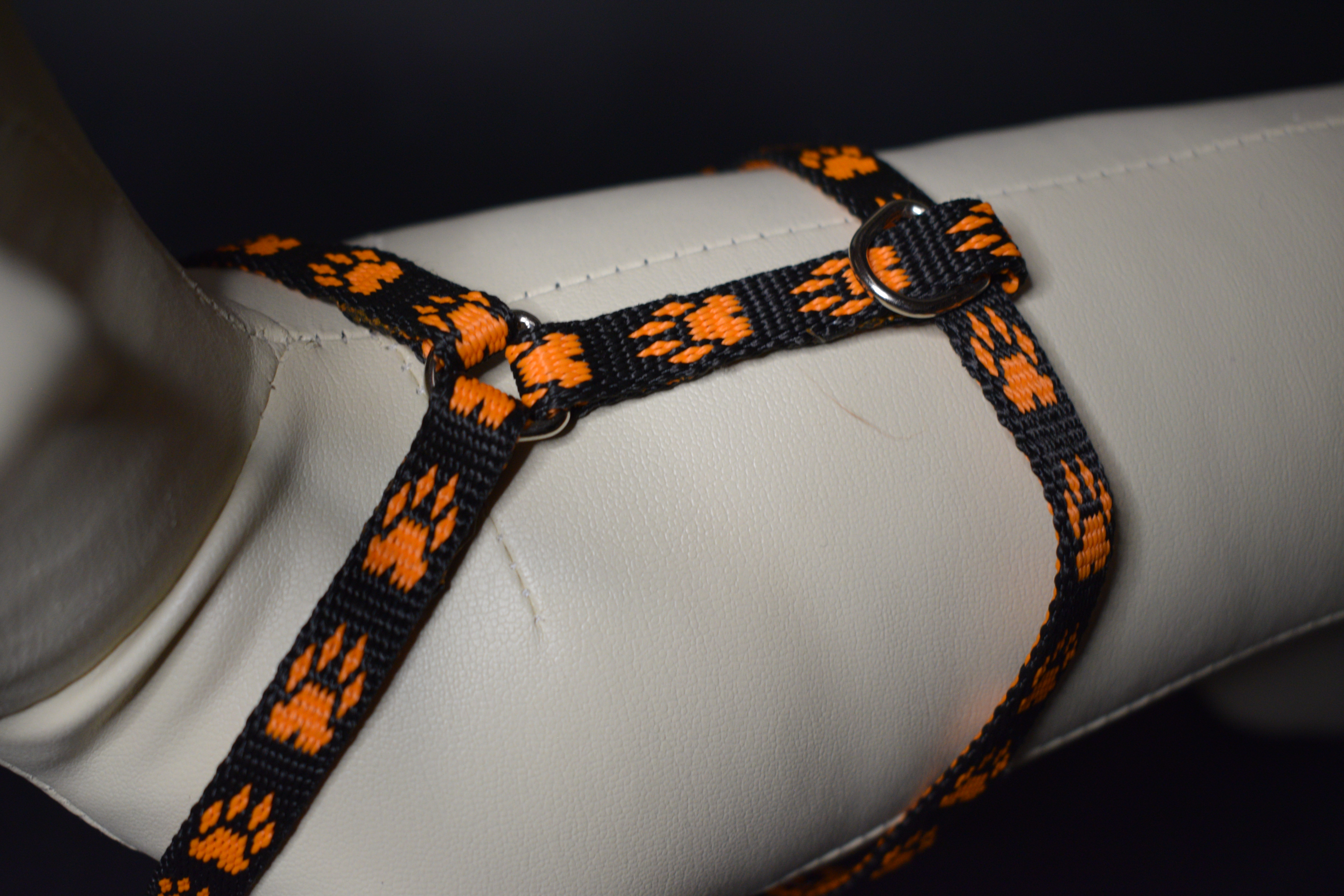 Palkar klasický postroj pro psy 22 cm - 40 cm vel. 1 černo-oranžová s tlapkami