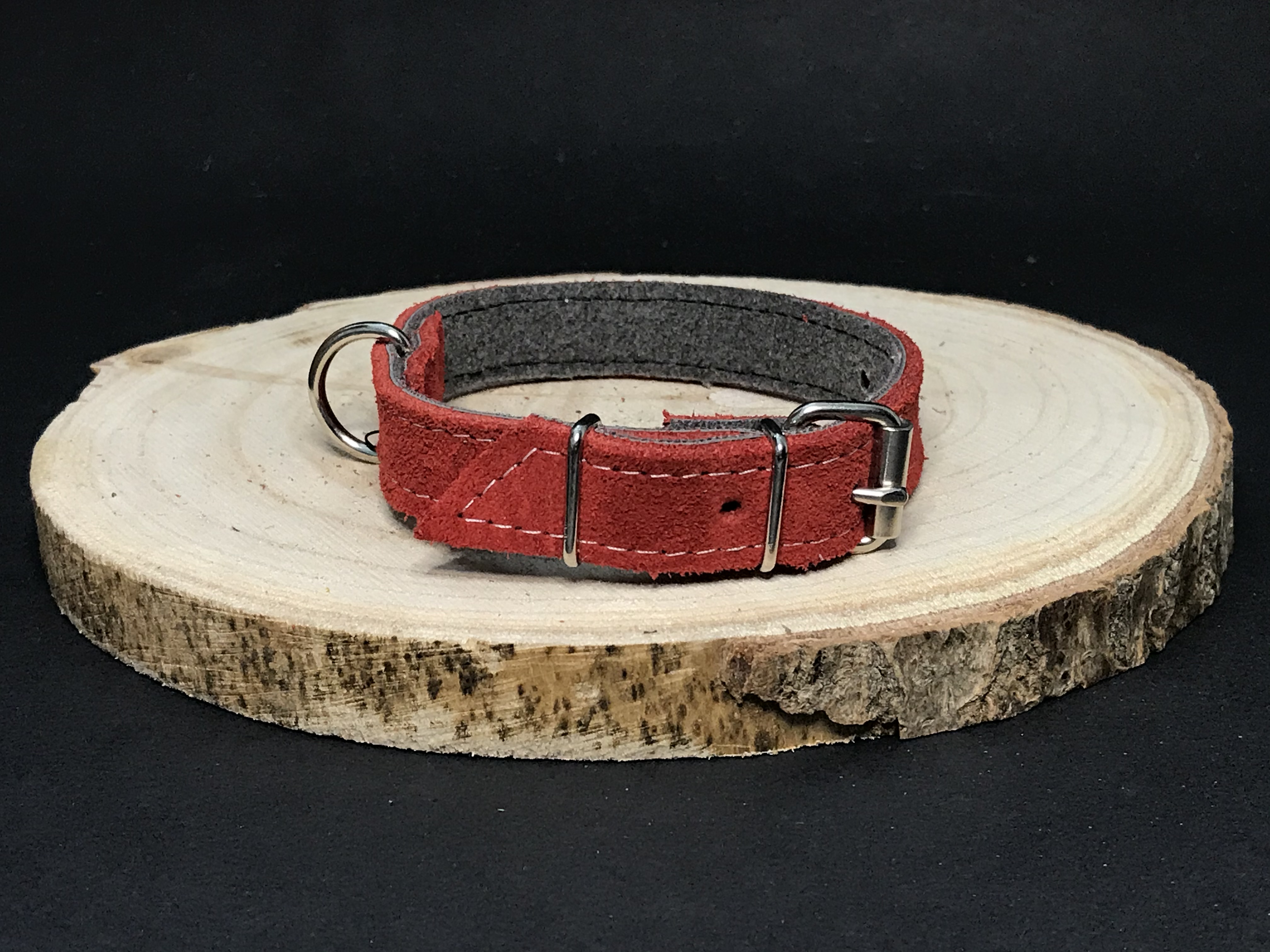 Palkar obojek z velurové kůže pro psy 30 cm x 16 mm tmavě-červená