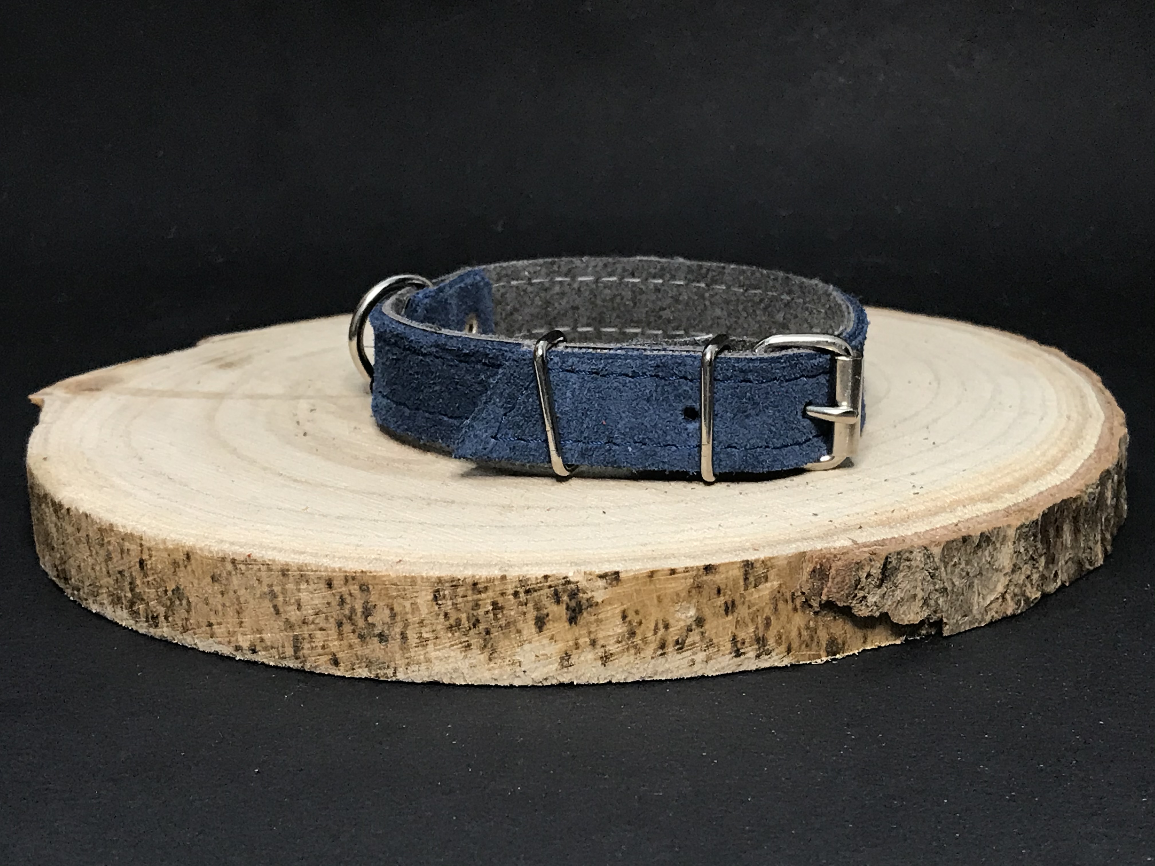 Palkar obojek z velurové kůže pro psy 30 cm x 16 mm modrá
