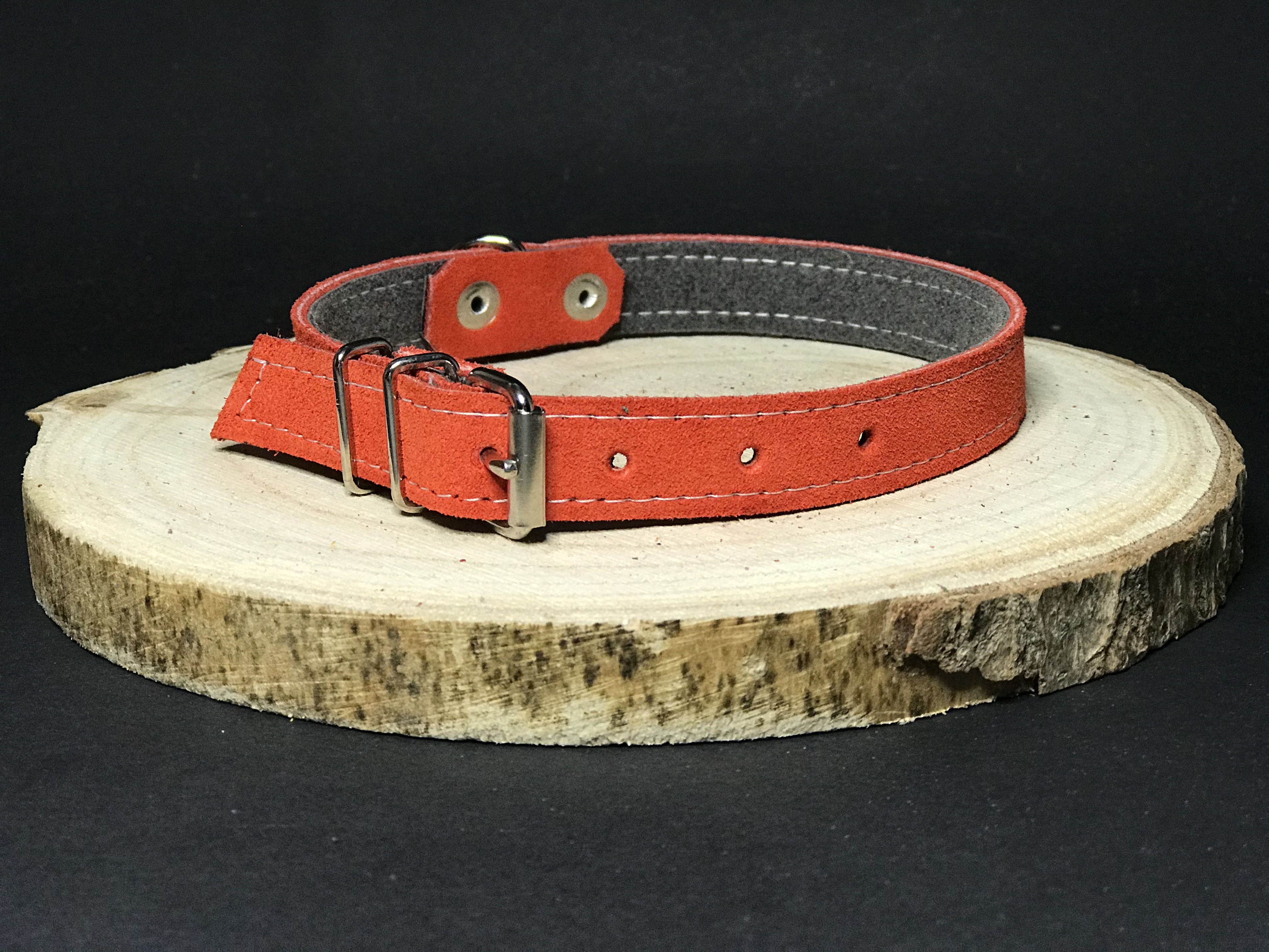Palkar obojek z velurové kůže pro psy 45 cm x 20 mm červená