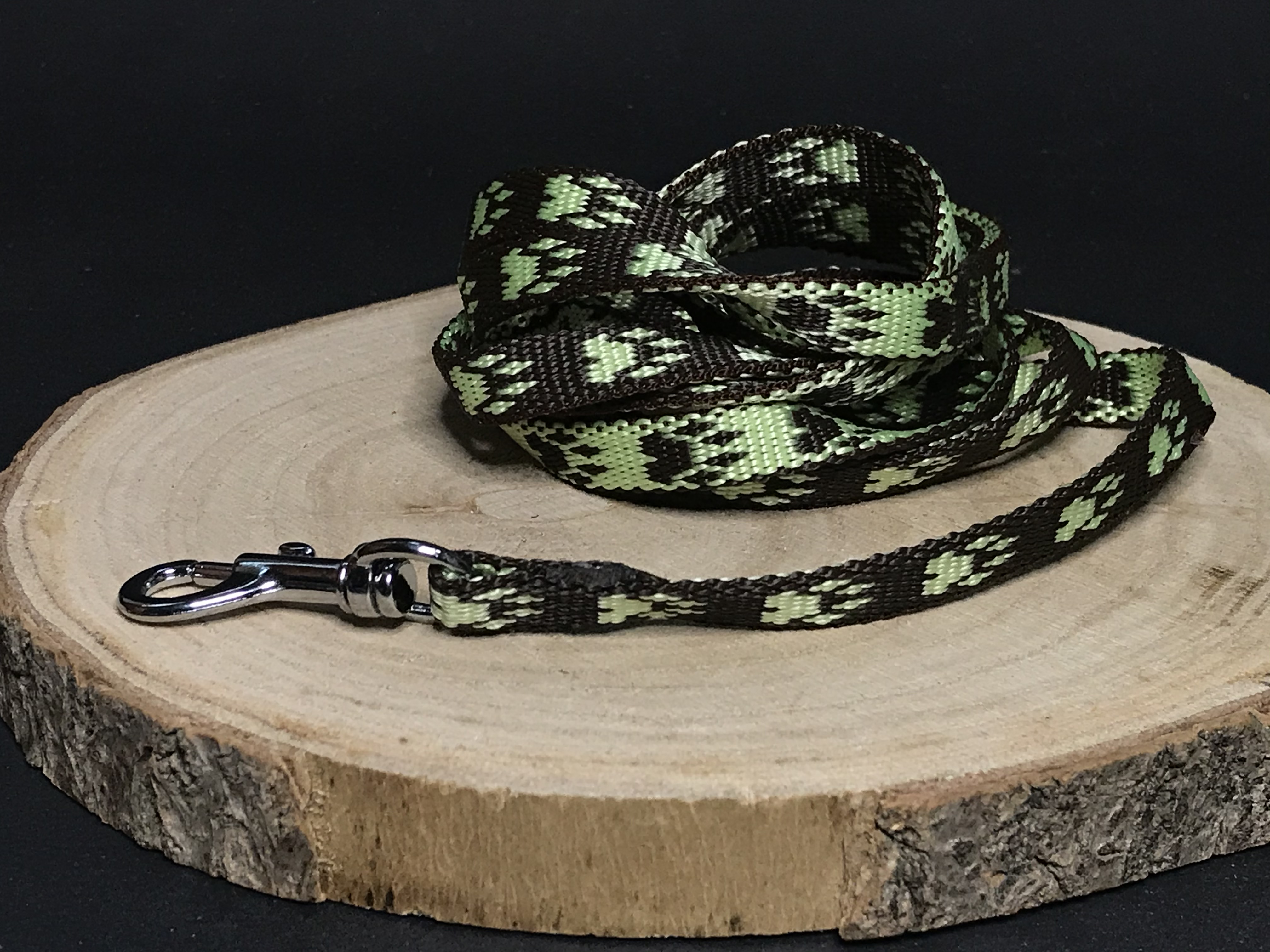 Palkar vodítko z popruhu pro psy 150 cm x 10 mm hnědo-žlutá s tlapkami