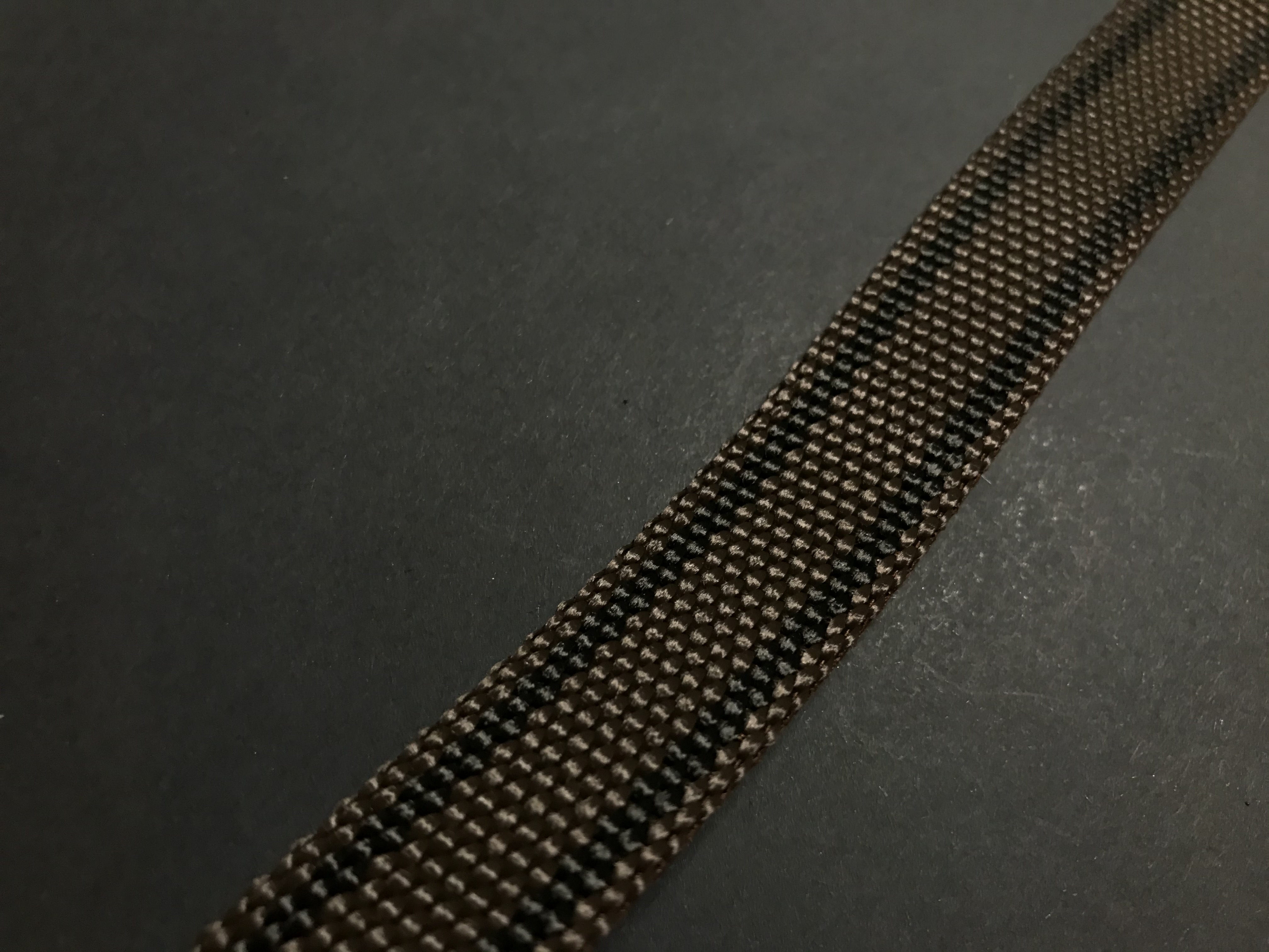 Palkar vodítko z popruhu pro psy 150 cm x 25 mm hnědá s páskami
