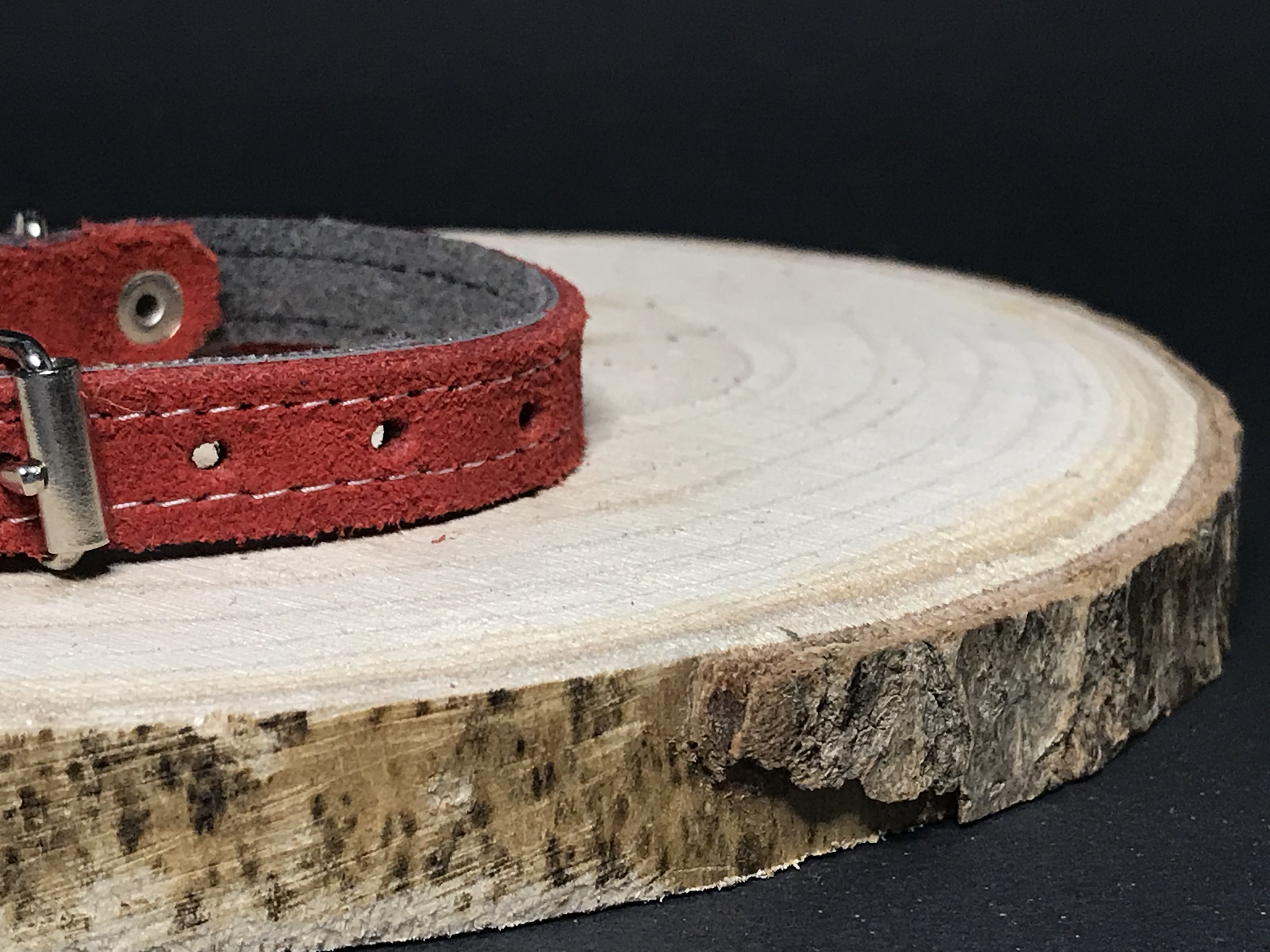 Palkar obojek z velurové kůže pro psy 20 cm x 12 mm tmavě-červená