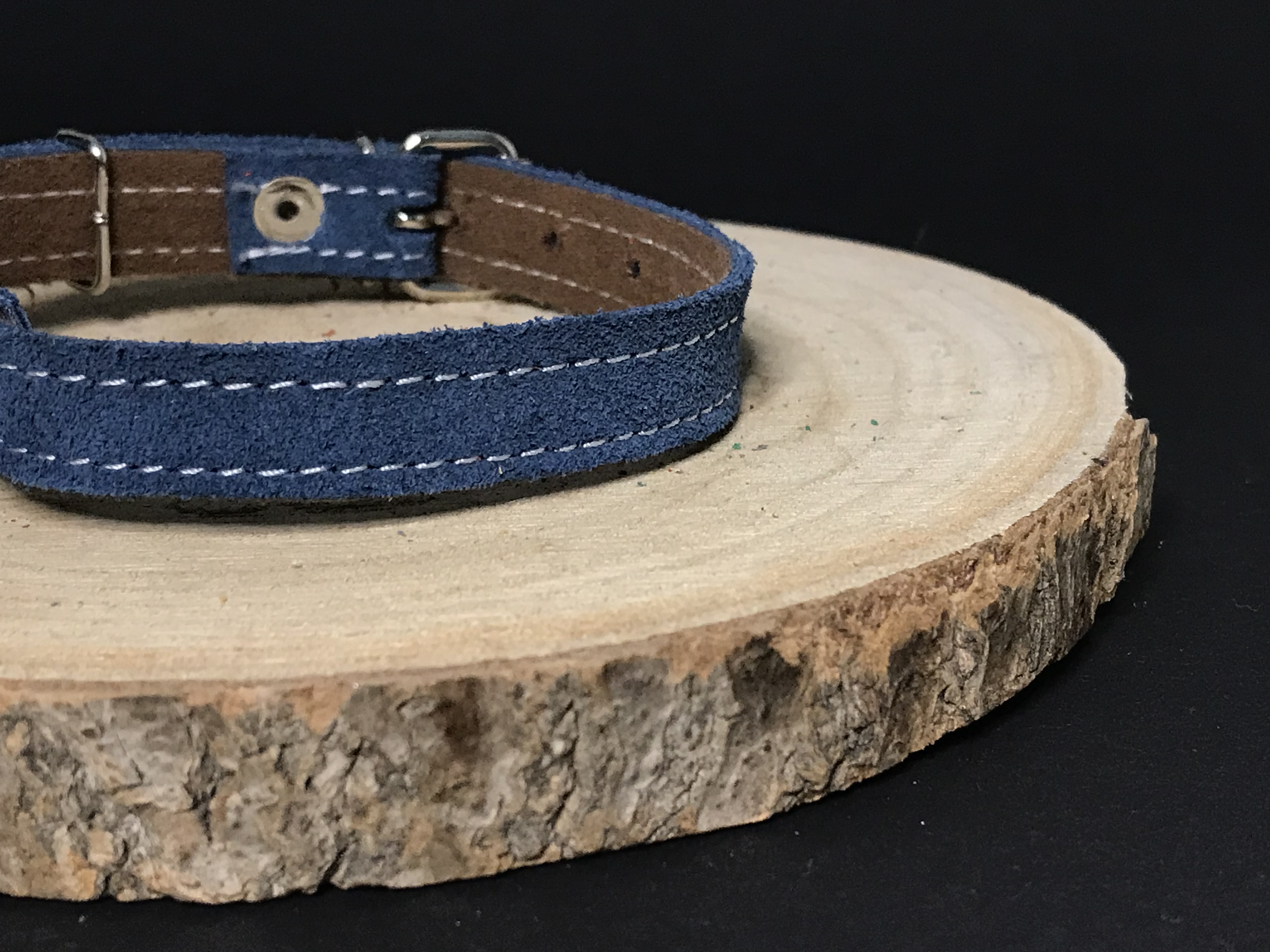 Palkar obojek z velurové kůže pro psy 25 cm x 14 mm modrá