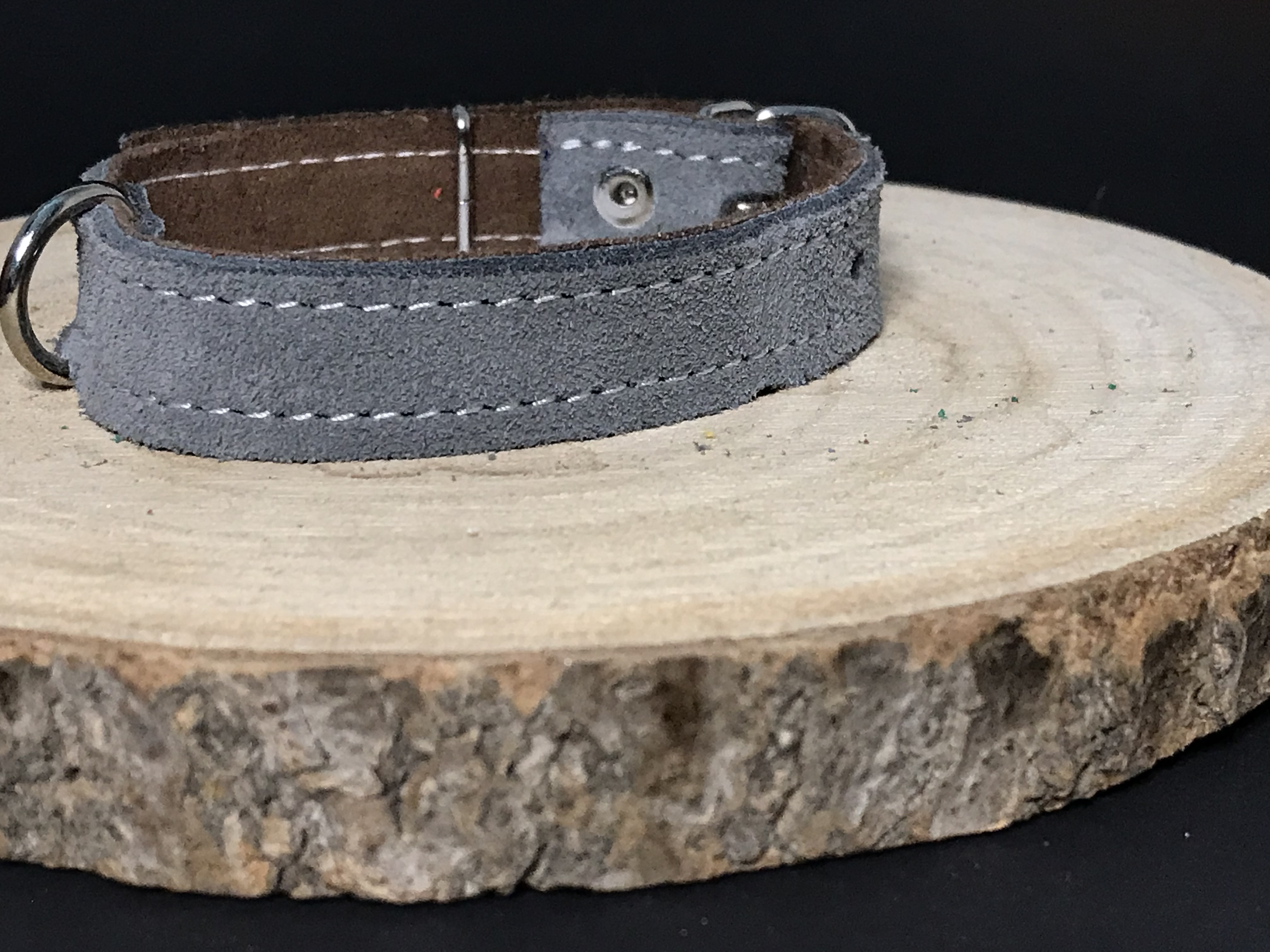 Palkar obojek z velurové kůže pro psy 25 cm x 14 mm šedá