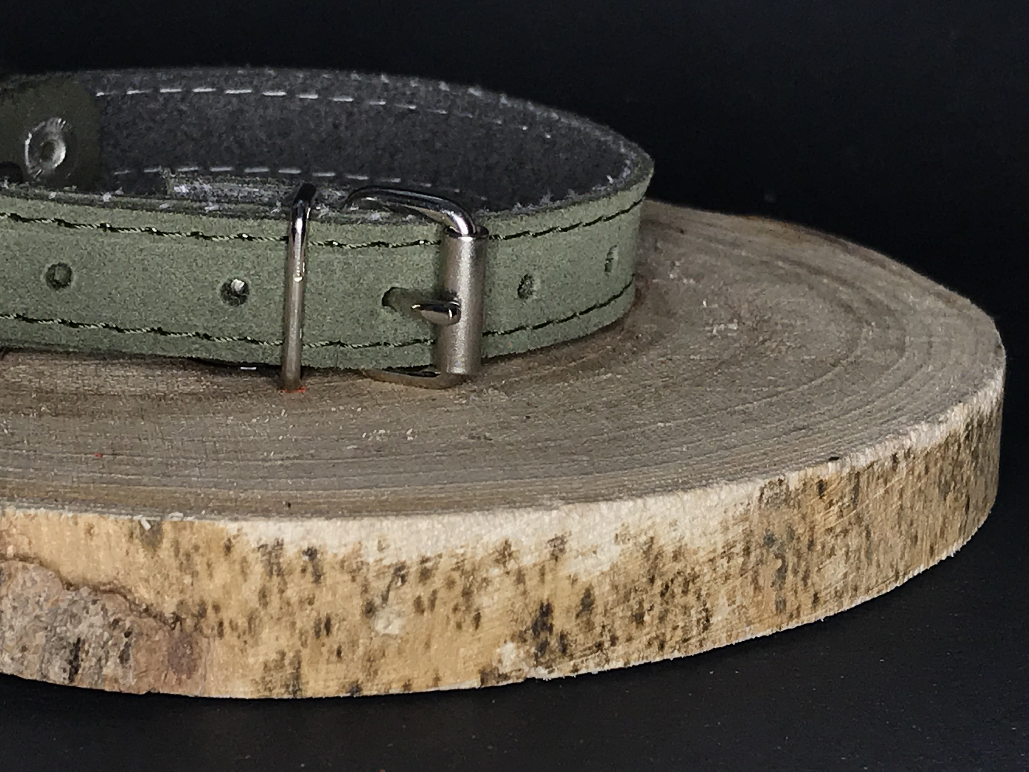 Palkar obojek z velurové kůže pro psy 35 cm x 16 mm vojenská