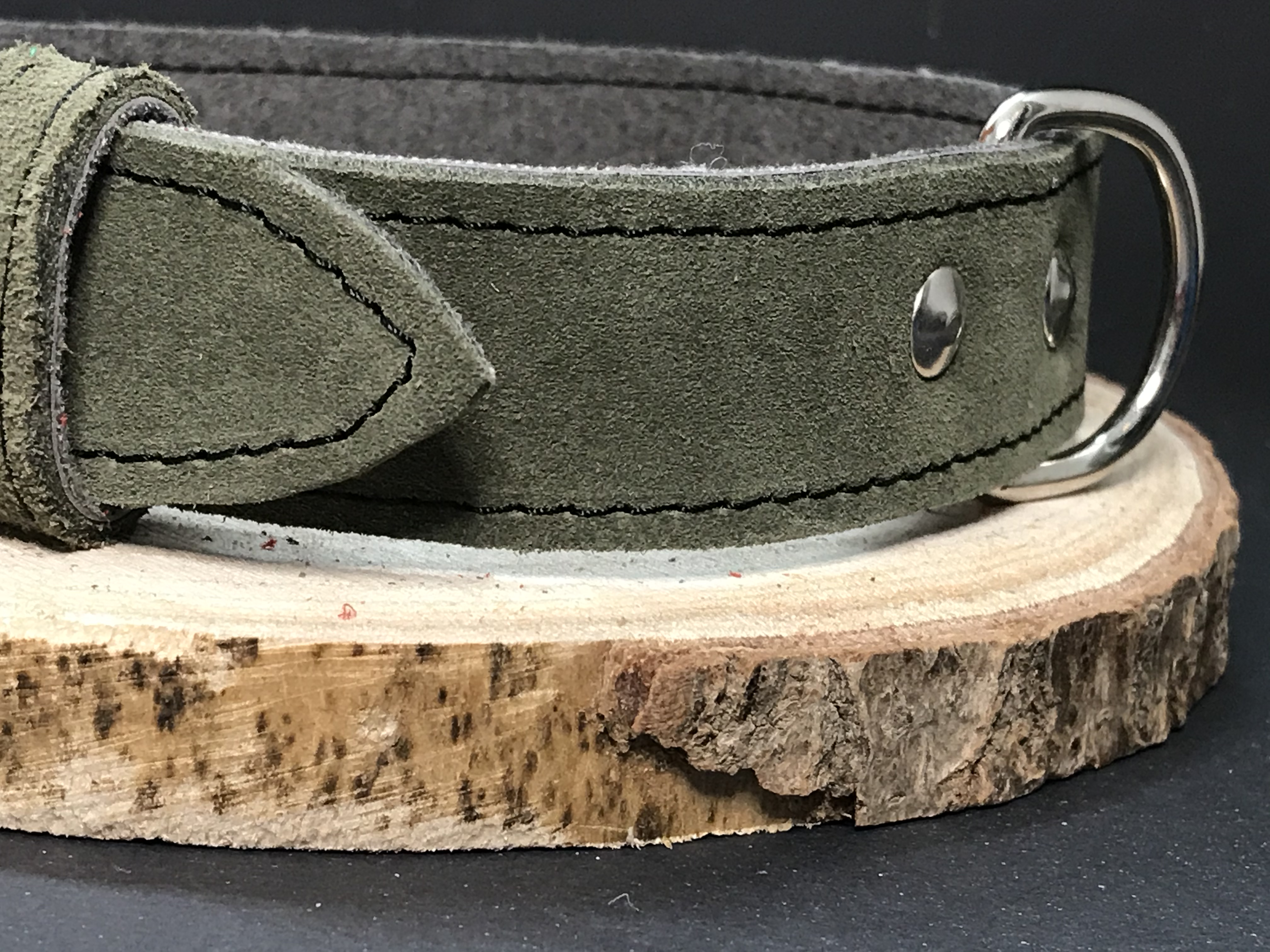 Palkar obojek z velurové kůže pro psy 50 cm x 30 mm vojenská