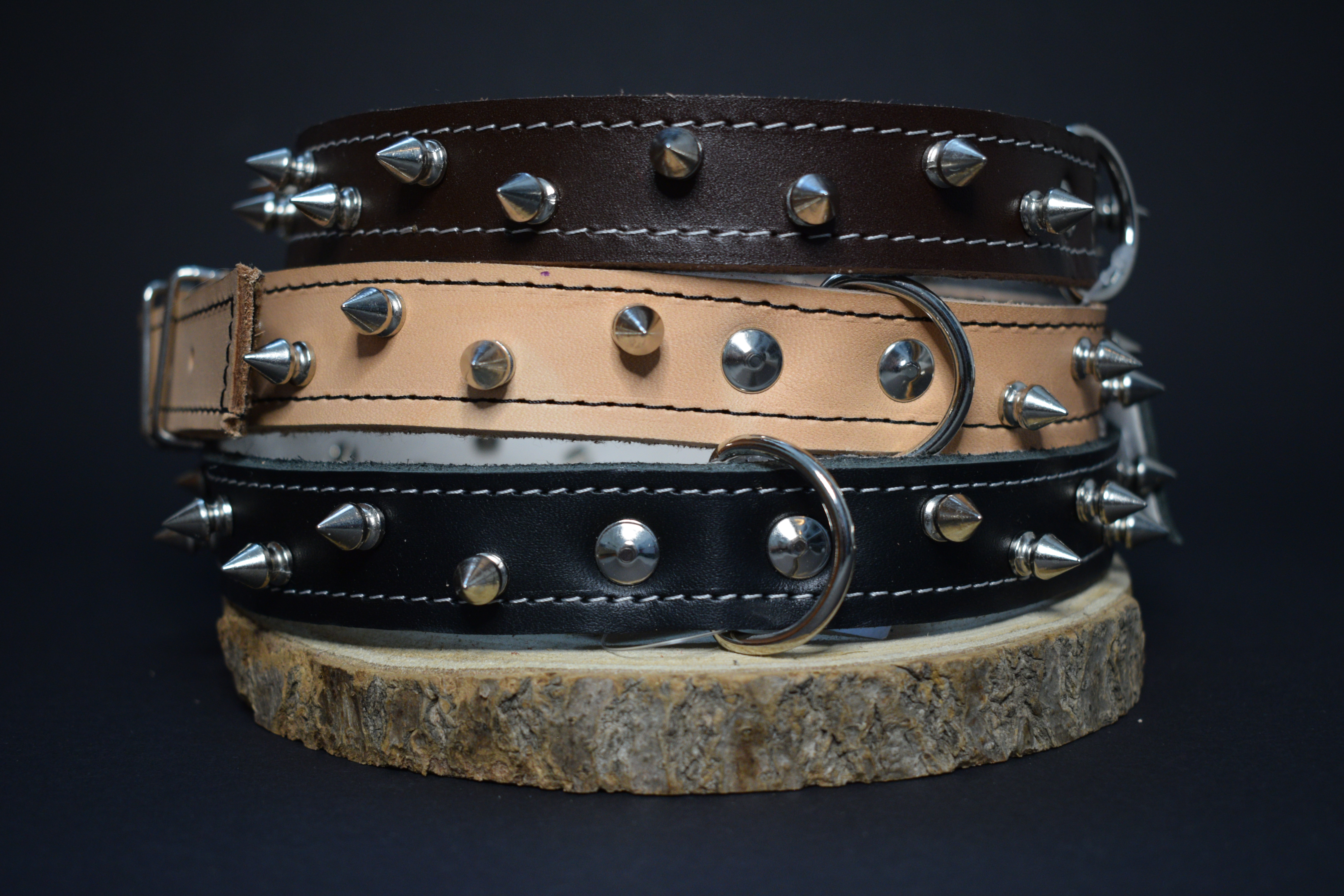 Palkar obojek z kůže hlazenice pro psy zdobený hroty 60 cm x 24 mm černý
