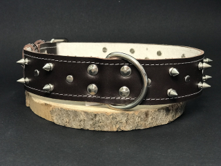 Palkar obojek z kůže hlazenice pro psy zdobený hroty 70 cm x 40 mm hnědý