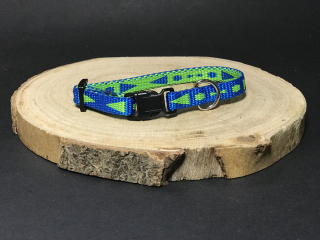Palkar obojek z popruhu pro psy 25 cm x 10 mm modro-zelená s šipkami
