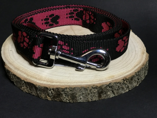 Palkar vodítko z popruhu pro psy 150 cm x 25 mm černo-růžová s tlapkami