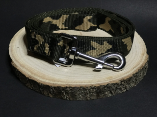 Palkar vodítko z popruhu pro psy 150 cm x 25 mm maskáčová